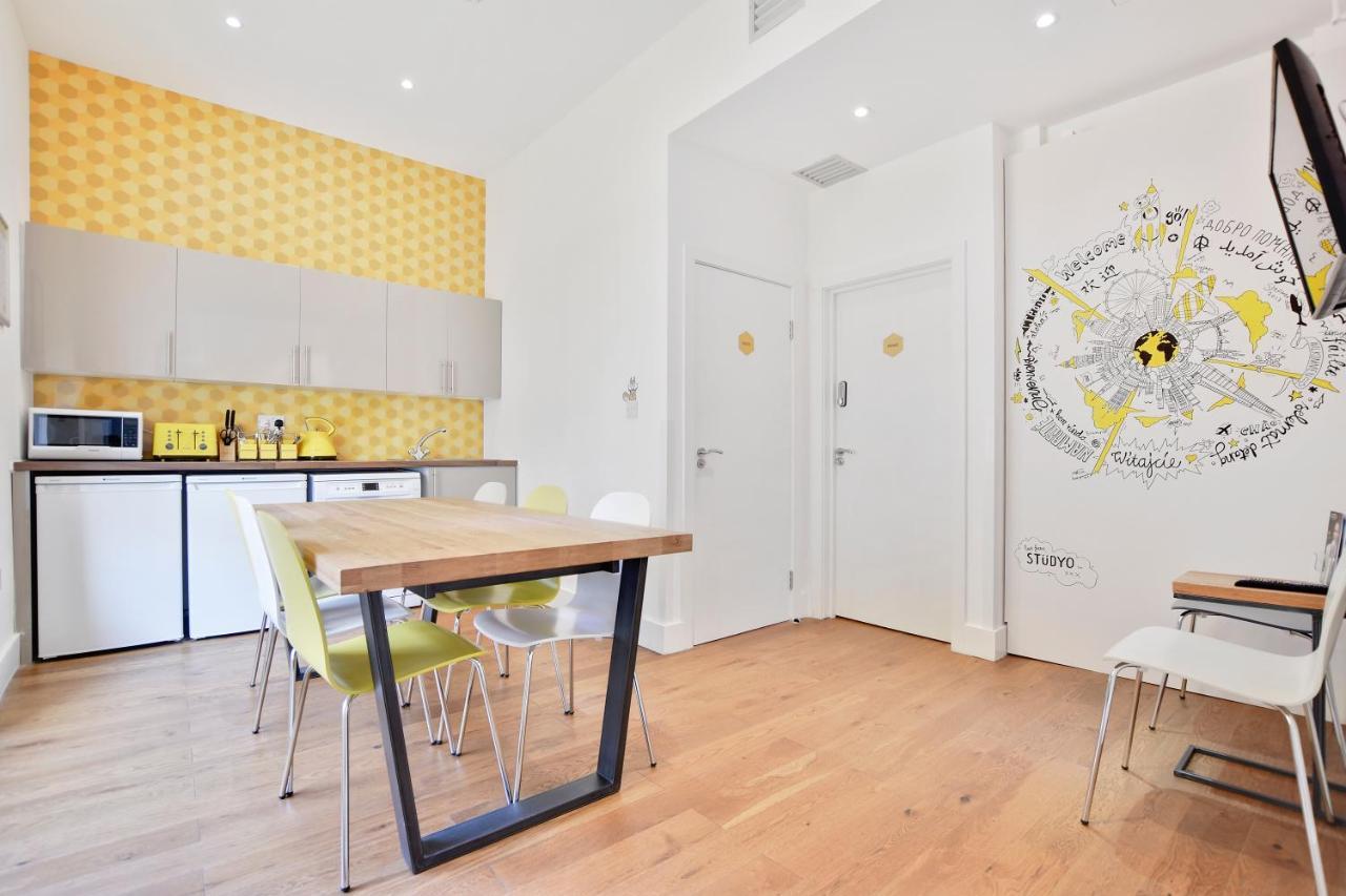 Titiwangsa One Accomodation At Paddington ลอนดอน ภายนอก รูปภาพ