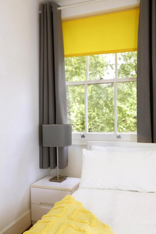 Titiwangsa One Accomodation At Paddington ลอนดอน ภายนอก รูปภาพ